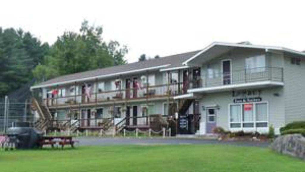 Legacy Inn & Suites Of Lake George Exterior foto